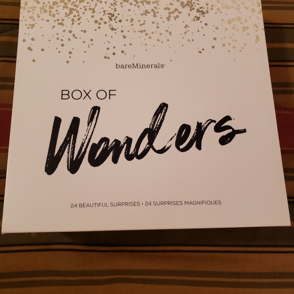 SOLD- NWOT Bareminerals Box of Wonders